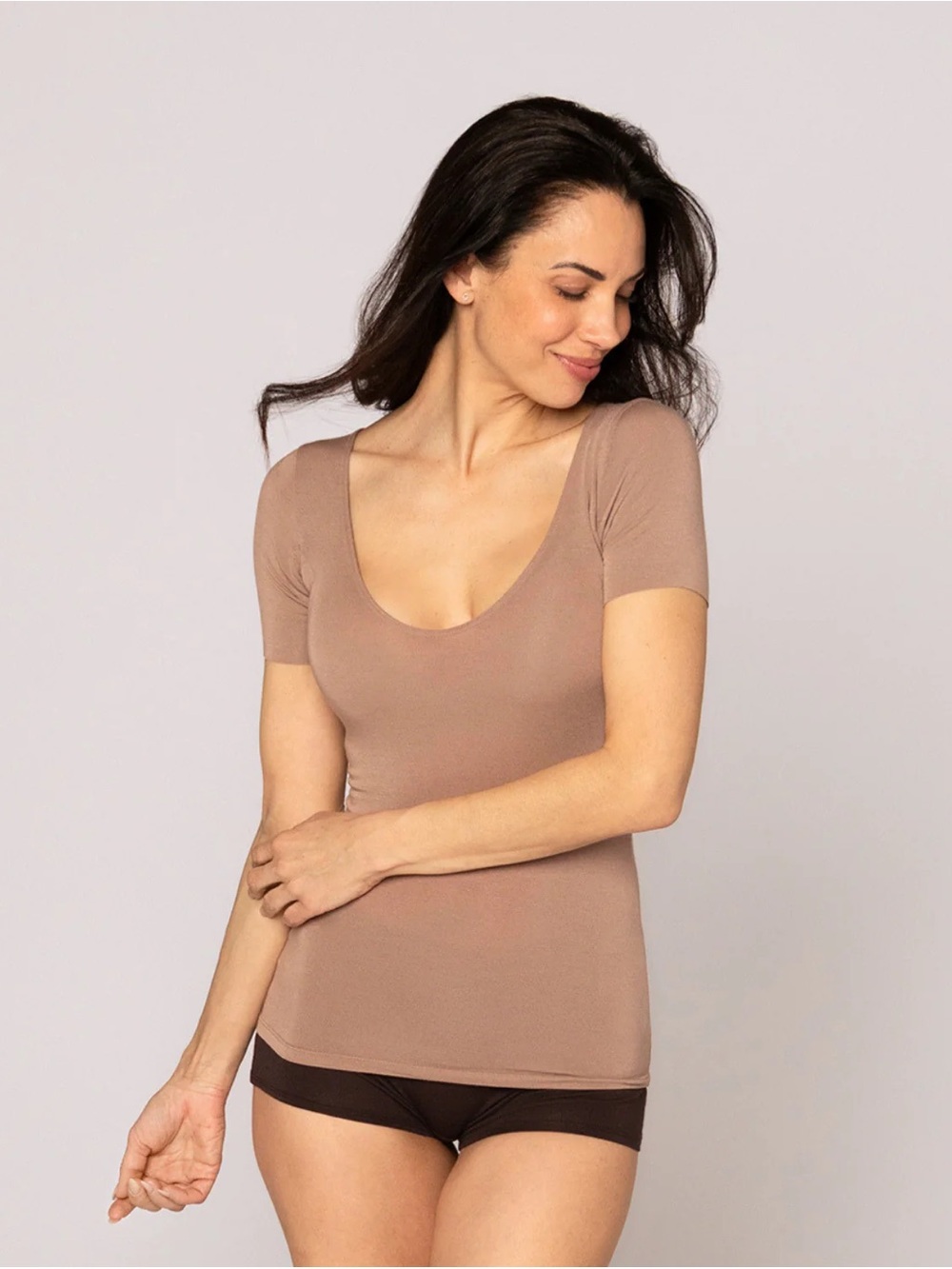 Scoop Neck Short Sleeve Tee in Taupe